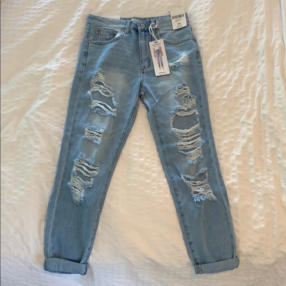 forever 21 ripped boyfriend jeans